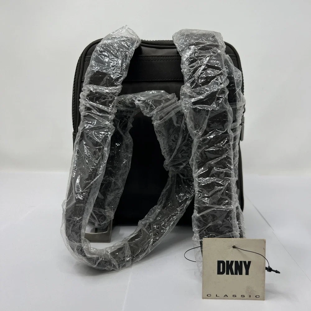 DKNY Women's Medium Backpack Classic Black VTG NWT‎